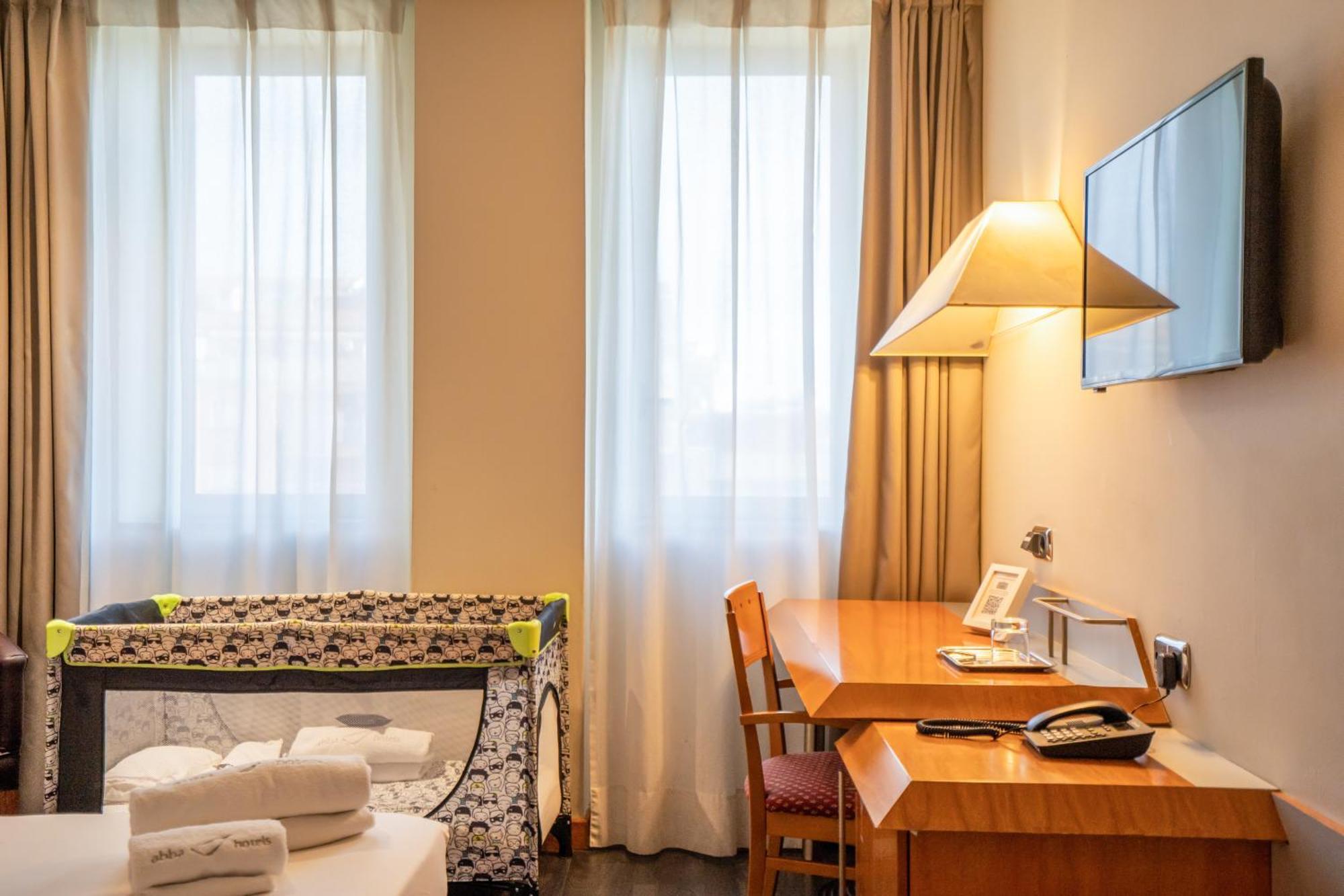 Abba Sants 4*